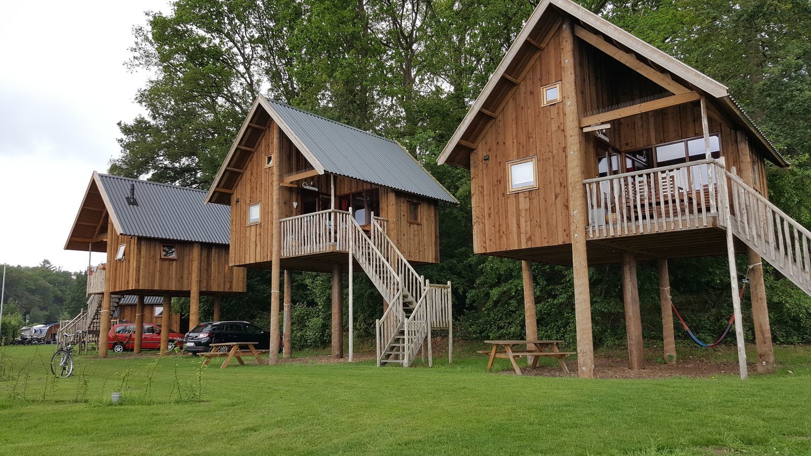Get Wallpaper Tree House 5 Person For Android