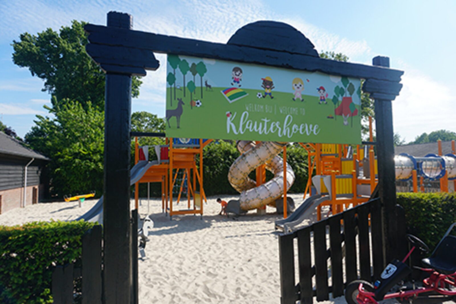 Campingplatz mit eigenem Sanitärgebäude