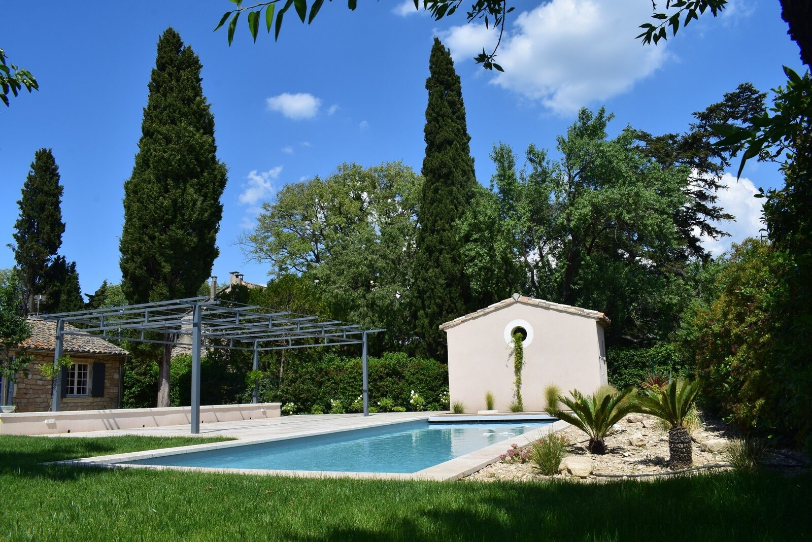 Mas du Grand Figuier met prachtige tuin en zwembad