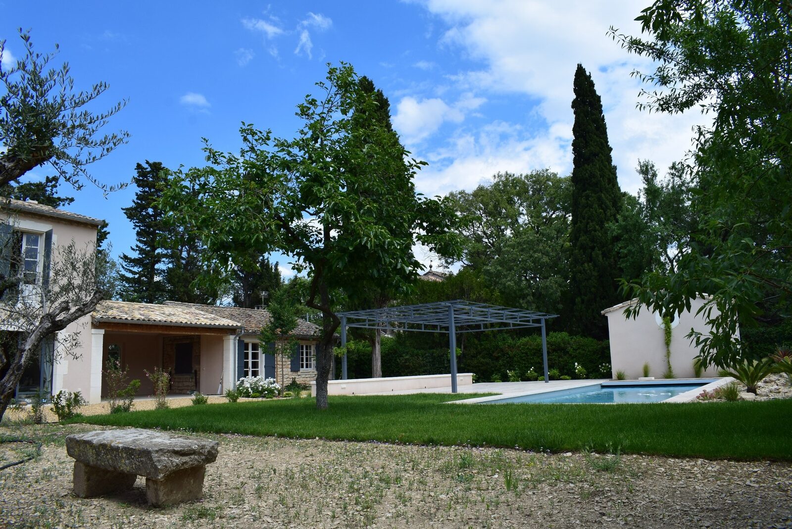 Mas du Grand Figuier met prachtige tuin en zwembad