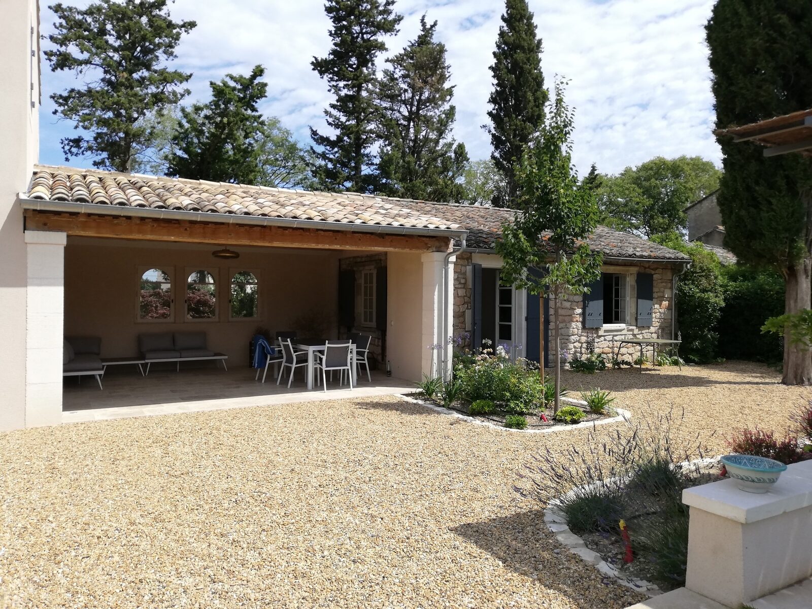 Mas du Grand Figuier met prachtige tuin en zwembad