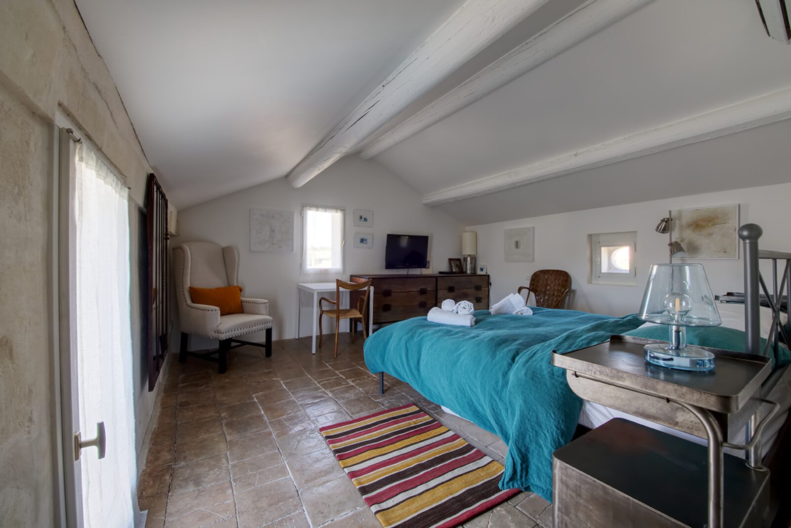 Mas Blanc luxe vakantiehuis in Provenҫaals dorp