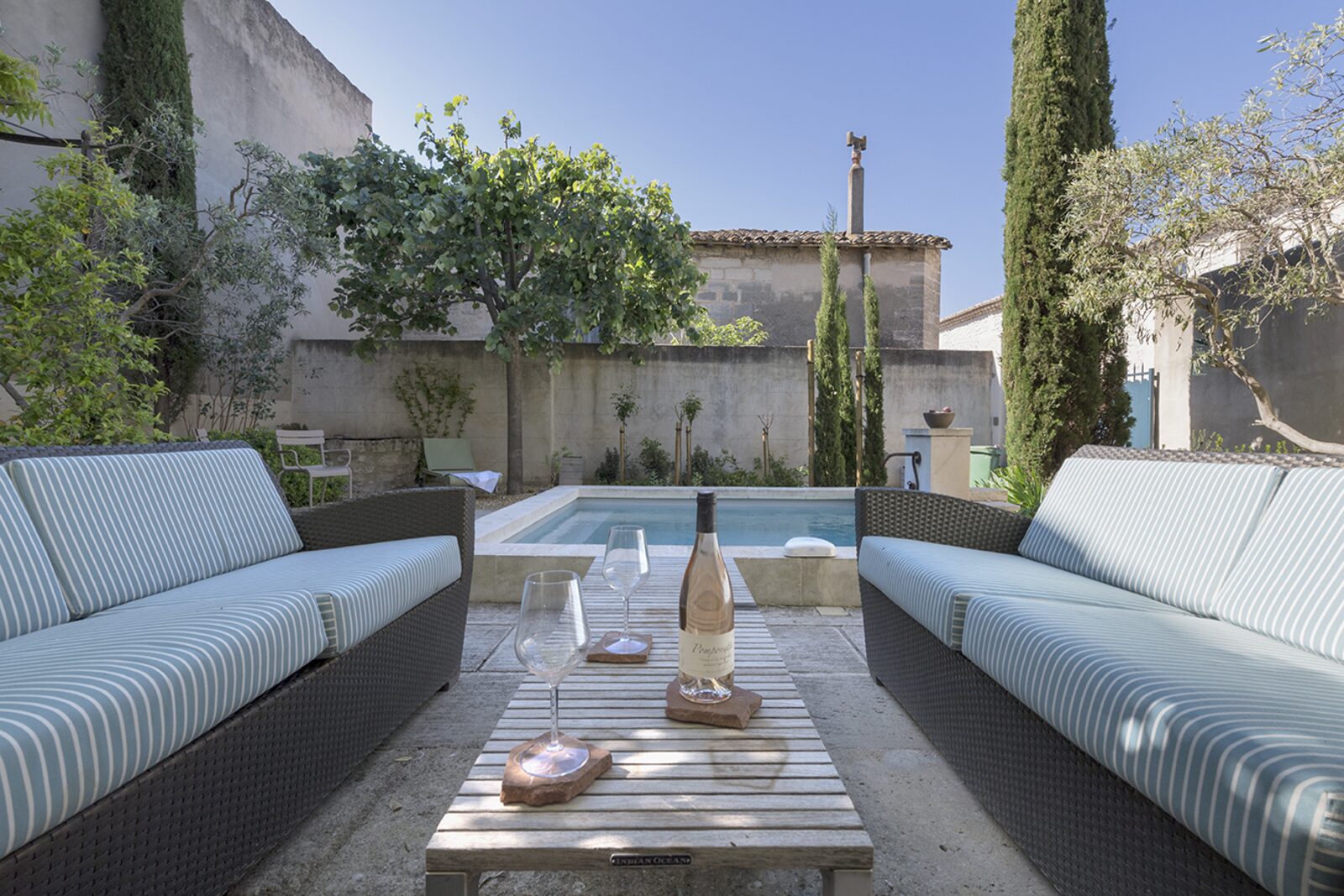 Mas Blanc luxe vakantiehuis in Provenҫaals dorp