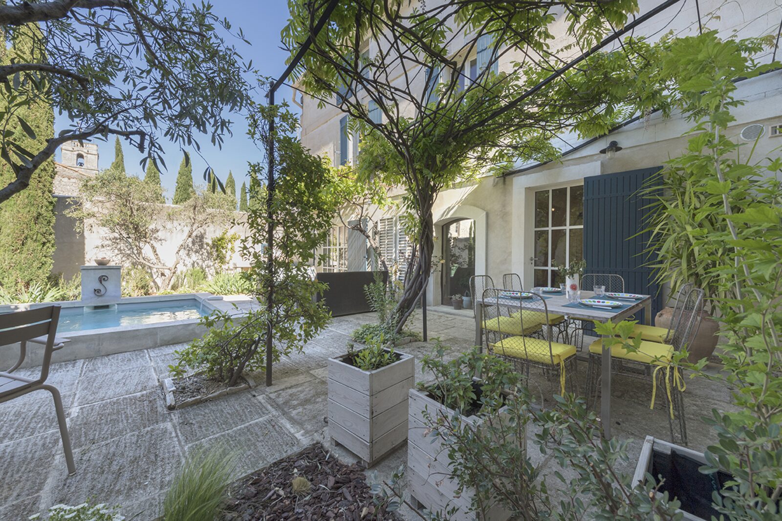 Mas Blanc luxe vakantiehuis in Provenҫaals dorp