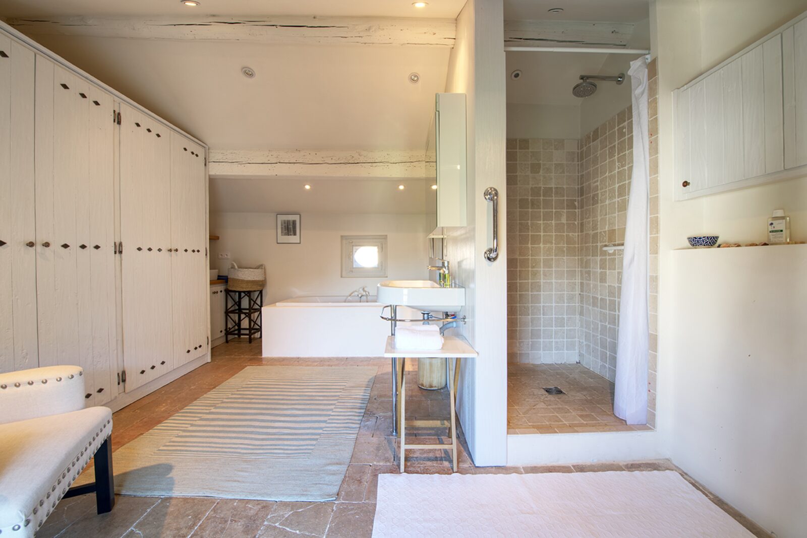Mas Blanc luxe vakantiehuis in Provenҫaals dorp