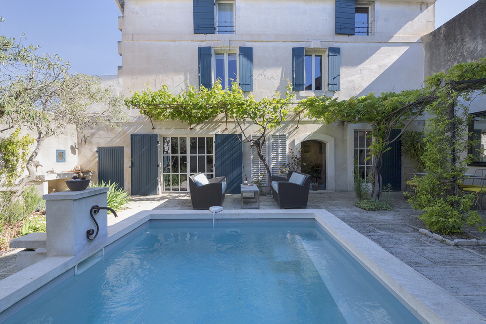 Mas Blanc luxe vakantiehuis in Provenҫaals dorp