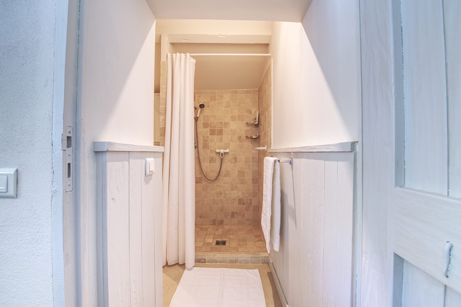 Mas Blanc luxe vakantiehuis in Provenҫaals dorp