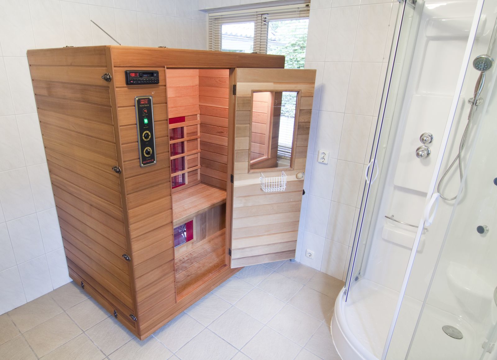 18-person spa bungalow