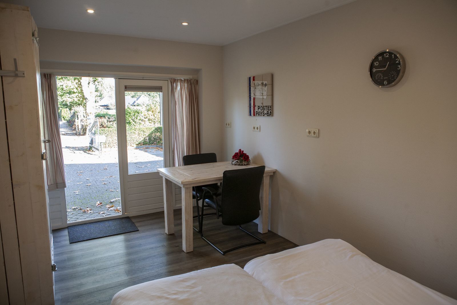 18-person spa bungalow